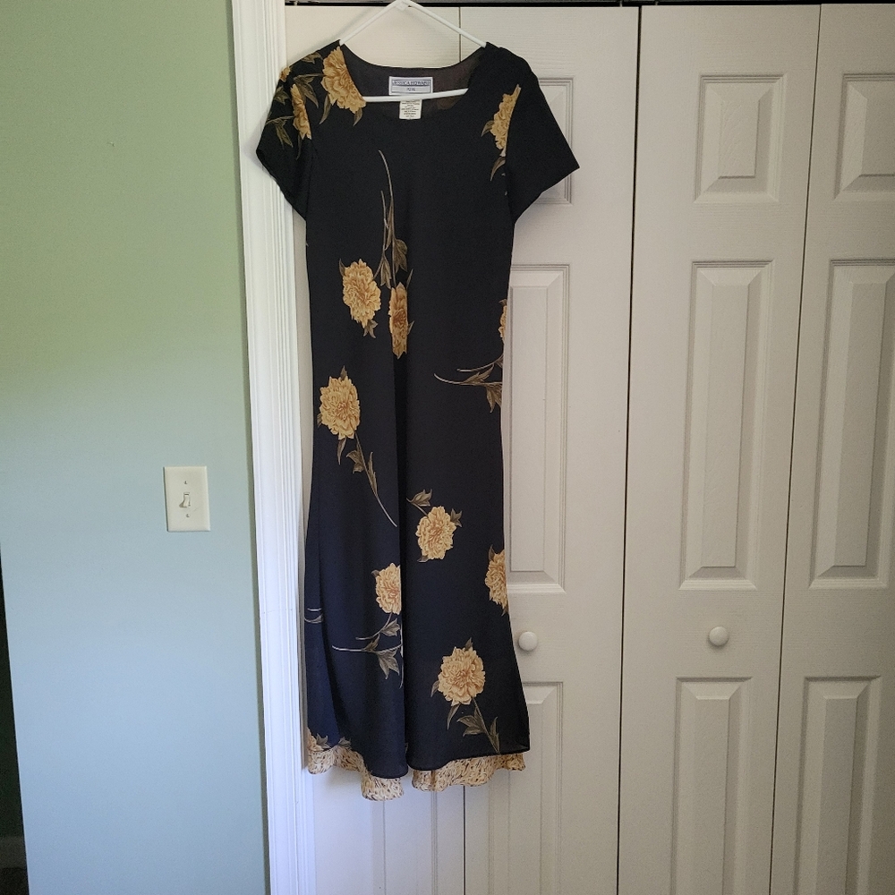 Jessica Howard Elegant Navy and Gold Floral Dress Size 12